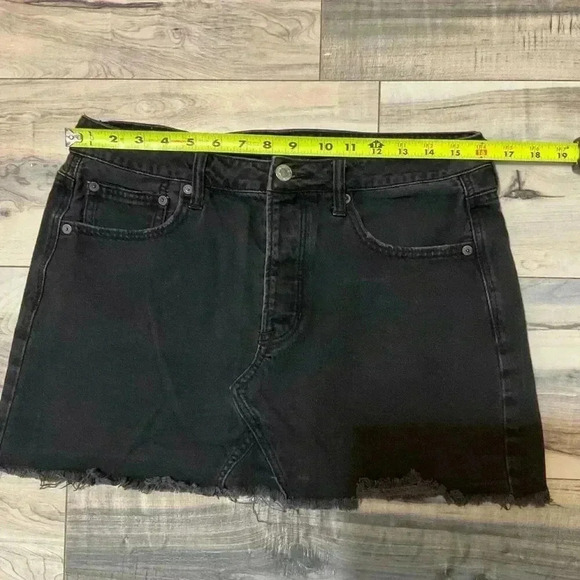 American Eagle Outfitters mini skirt, black distressed size 12  - Picture 5 of 7